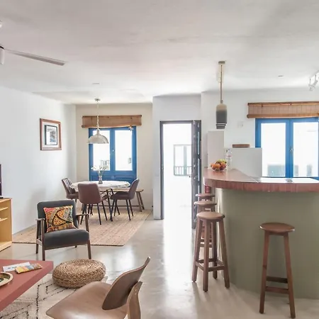 Sandy Bay With Roof Terrace And Sea Views *