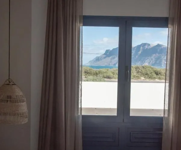 Sandy Bay With Roof Terrace And Sea Views * Famara