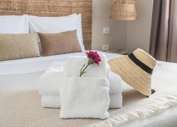 Sandy Bay With Roof Terrace And Sea Views *