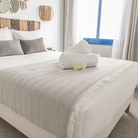 شقة Sandy Bay With Roof Terrace And Sea Views فامارا