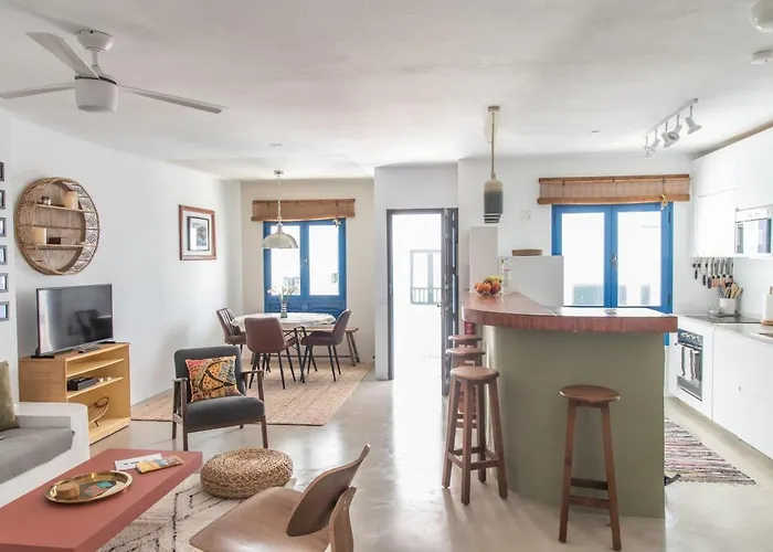 Sandy Bay With Roof Terrace And Sea Views *