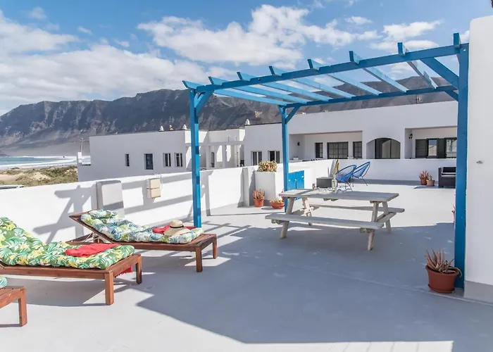 Sandy Bay With Roof Terrace And Sea Views Apartment Famara
