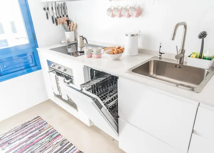 Sandy Bay With Roof Terrace And Sea Views *