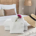 Sandy Bay With Roof Terrace And Sea Views *