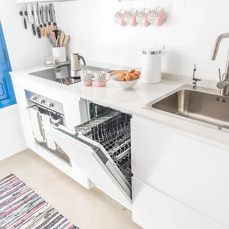 Sandy Bay With Roof Terrace And Sea Views *